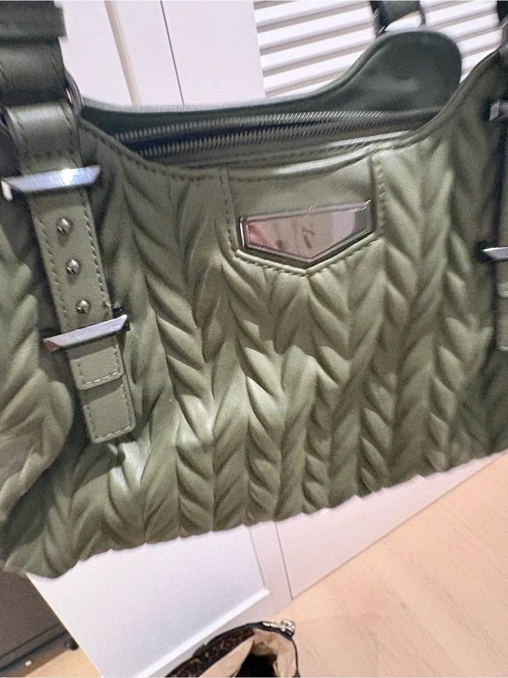 Quilted Olive Shoulder Bag with Braided Texture - Picture 4 of 10